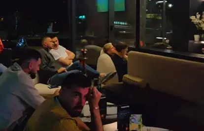 Džeko i 'zmajevi' pušili nargilu, izbornik BiH poručio: 'Te stvari su dobre za komunikaciju...'