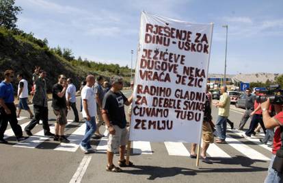 Radnici Dine blokirali Krčki most na jedan sat: Gladni smo
