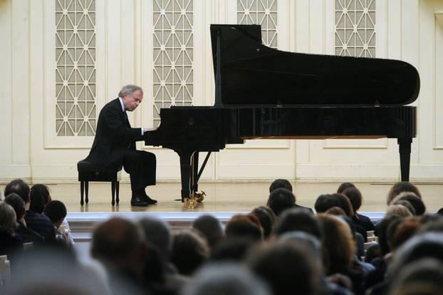 Hungarian conductor-pianist Andras Schiff performs in St Petersburg