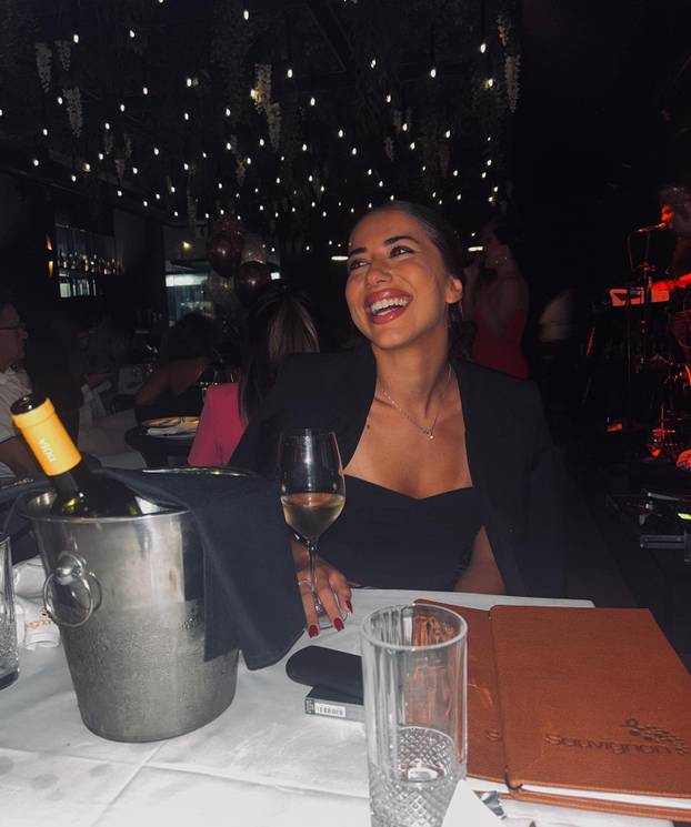 FOTO MMA voditeljica iz Srbije imponirala visinom u Zagrebu