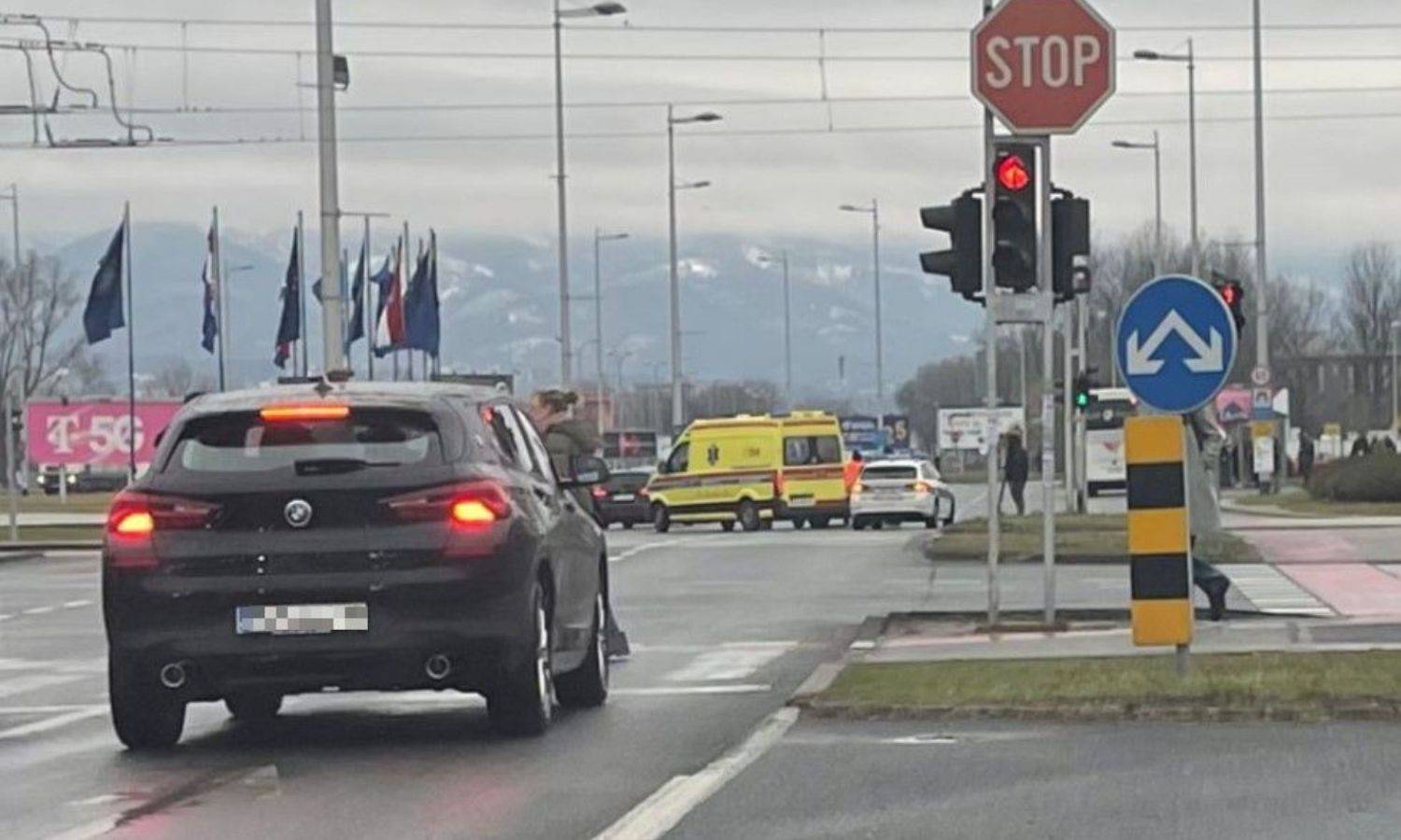 U Zagrebu autom naletio na pješaka:  Intervenirala Hitna