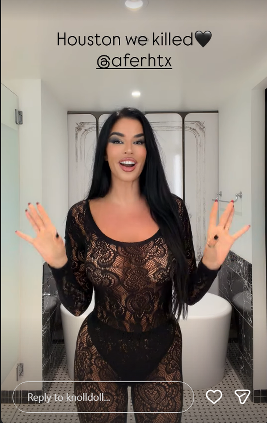 FOTO Ivana Knoll otkrila kako se provodi u Miamiju: U seksi odjeći jedva obuzdala obline