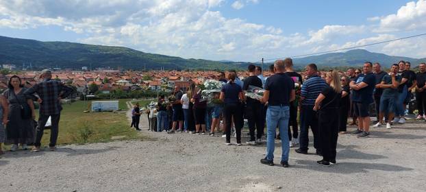 FOTO TUGA U KOTOR VAROŠU Pokopali Draganu (34) koja je poginula u buktinji kod Omiša