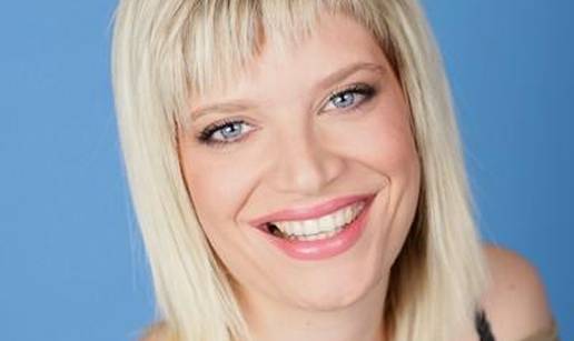 Sjećate se nje? Bivšu voditeljicu nismo već godinama vidjeli u javnosti, evo kako sada izgleda