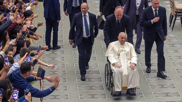 Roma, Papa Francesco durante l'Udienza generale settimanale in Vaticano