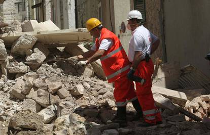 Italija: Urušile se dvije zgrade u eksploziji, nestao par s bebom