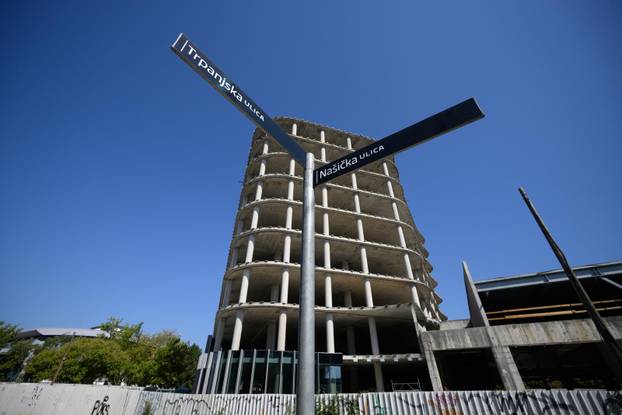 Zagreb: Nakon više desetljeća čekanja napokon počeli radovi, nedovršena zgrada postaje CapriCo Tower