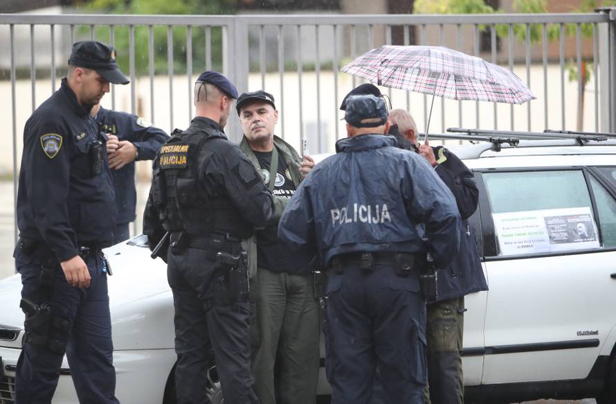 Zagreb: Uoči početka optužnog  vijeća za Marka Franciškovića, okupili su se njegovi istomišljenici  