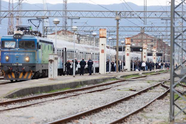 Rijeka: Polazak Bijelog vlaka s Armadom na derbi u Zagreb