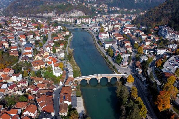 Stari most u Konjicu na rijeci Neretvi smatra se točkom gdje se Hercegovina spaja s Bosnom