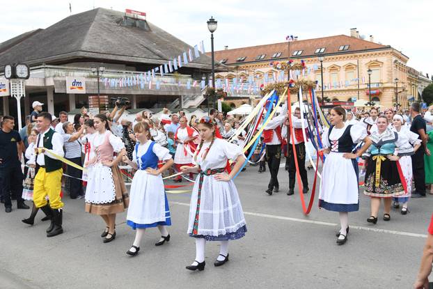 Daruvar: Obilježen je Dožinky, najveća kulturna manifestacija češke manjine u Hrvatskoj