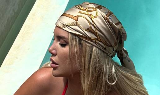 FOTO Wanda je pokazala kako pliva na bazenu. I ribice gledaju