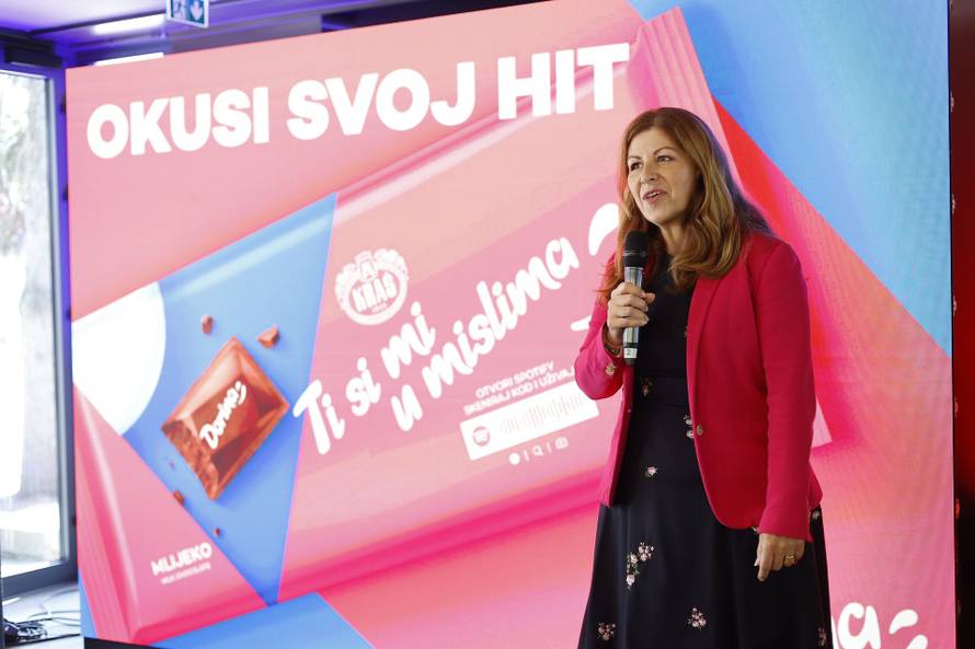 Kraš spaja omiljene okuse i bezvremenske stihove:  Dorina - Okusi svoj hit!