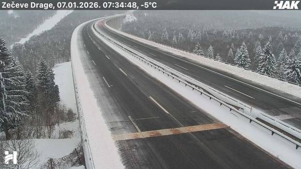 FOTO Autoceste diljem Hrvatske zametene snijegom, pogledajte