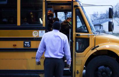 U jedan dan do pištolja: Učitelji i vozači autobusa u Americi sad će moći ekspresno dobiti oružje