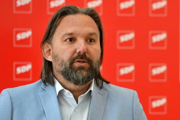 Šibenik: Konferencija za medije SDP-a na temu Park prirode Dinara