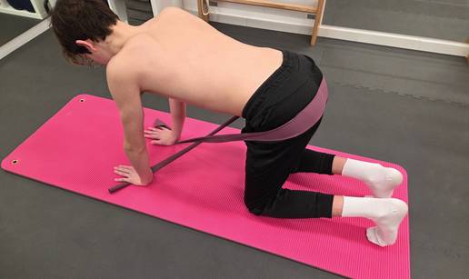 Skolioza kod djece: &scaron;to roditelji naj&ccaron;e&scaron;&cacute;e primijete prekasno i kako reagirati?