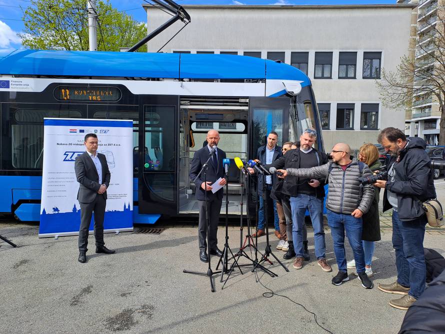 Drugi novi tramvaj u Zagrebu pušten u promet na liniji broj 13