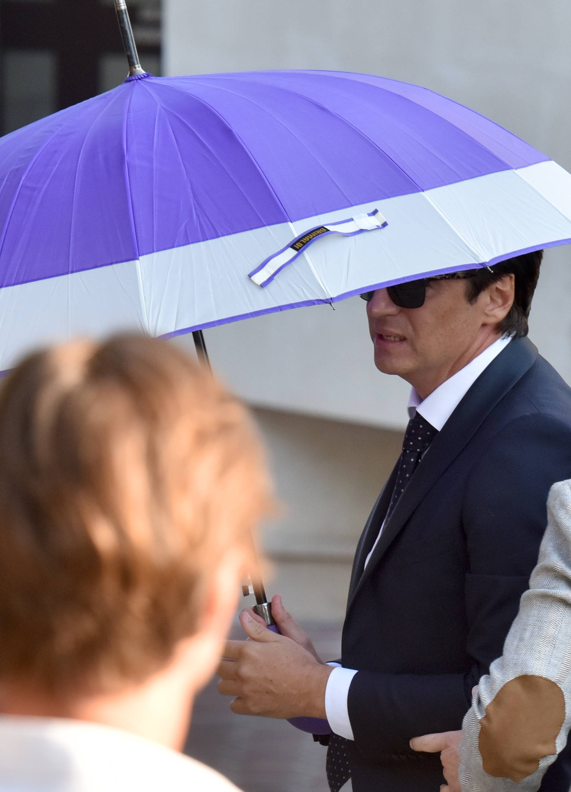 Vjenčanje pod kišobranima: Novković je treći put rekao 'da'