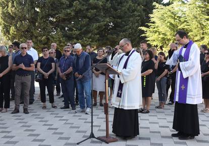 Šibenčani na posljednji počinak ispratili malenu Kiaru Goršić