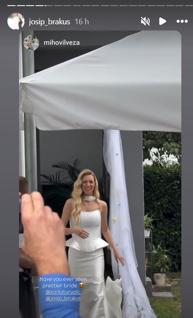 Kakav spektakl! Zvijezda serije 'San snova' i supruga 'zapalili' binu, a Hajduk bio šlag na torti