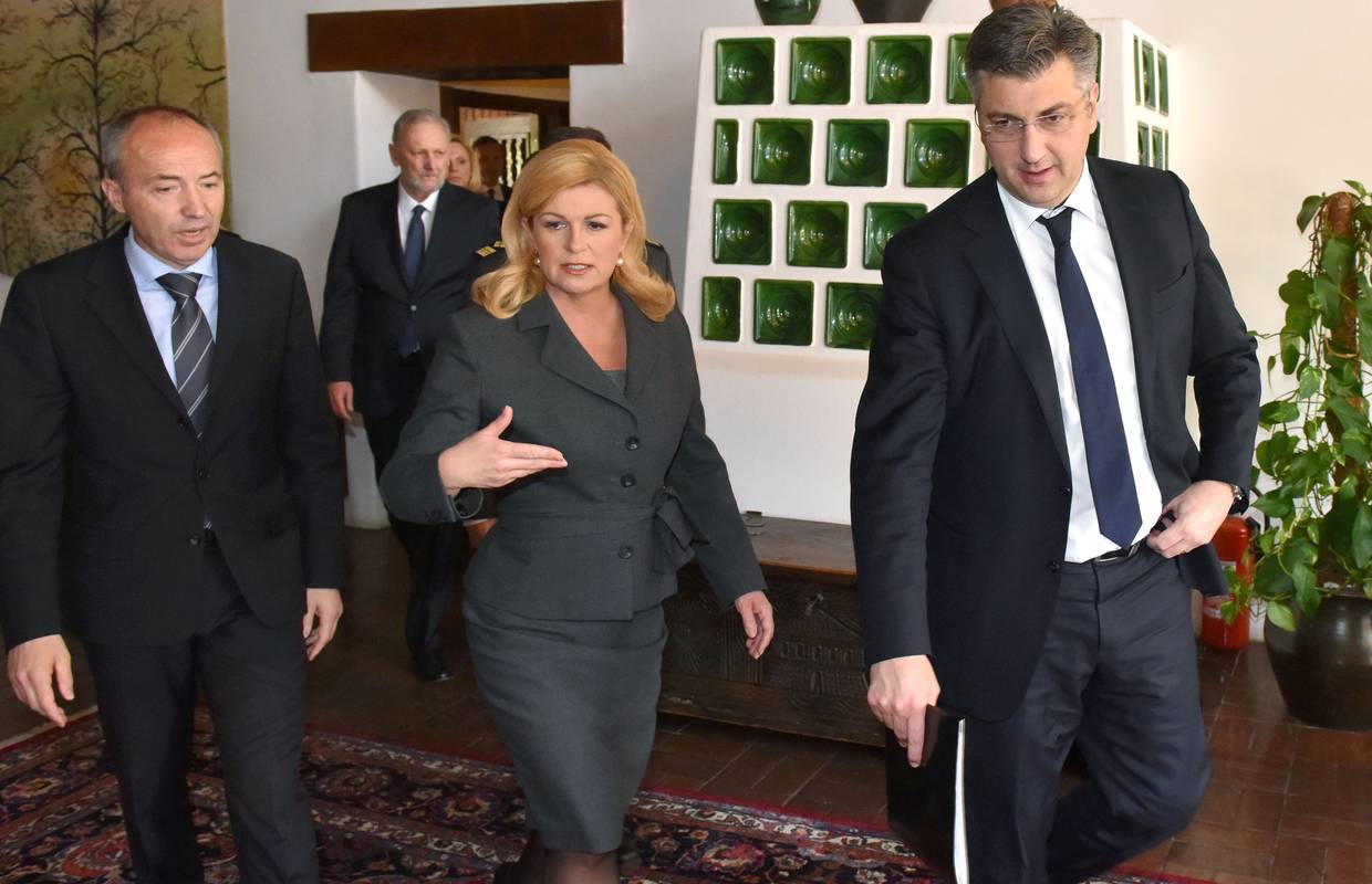 Grabar Kitarović i Plenković imali sjednicu Vijeća za obranu