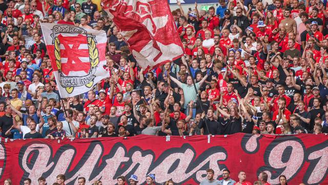 Soccer: Bundesliga, Test match FC Schalke 04 - Twente Enschede