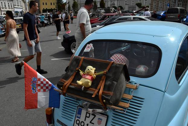 Požega: Čuveni modeli izloženi u sklopu oldtimer manifestacije"Trophy Zlatnom dolinom 2026."