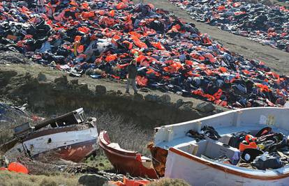 Tragedija na Lezbosu: Dijete umrlo u čamcu dok su migranti pokušali prijeći morsku granicu