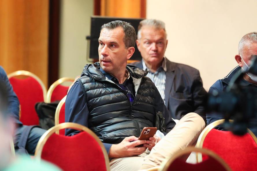 Konferencija  Vjekoslava Šafranića, kandidata za predsjednika Zagrebačkog sportskog saveza