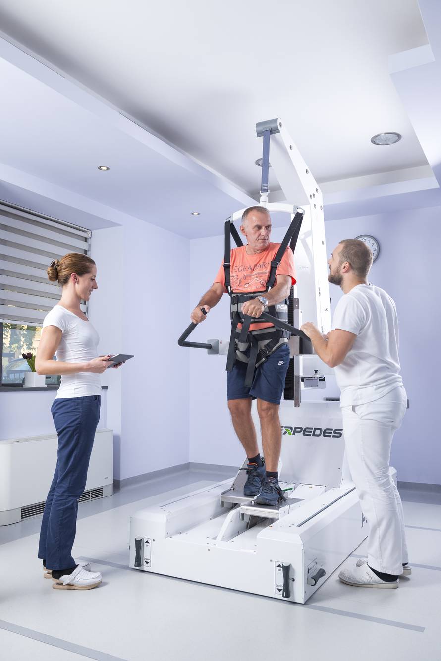 Premijerno predstavljena robotska neurorehabilitacija
