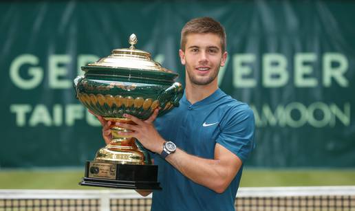 Kako je Ćorić pobijedio velikog Federera u 'njegovom dvorištu'