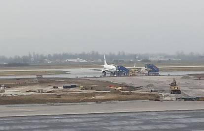 Avion hitno sletio u Zagrebu, jedan putnik završio na Rebru