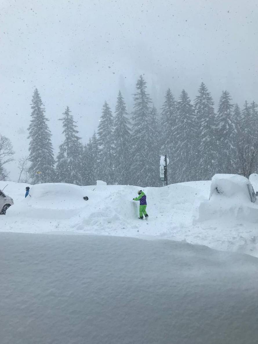 Vapaj zametenih Hrvata: Strah nas je, molimo se da preživimo