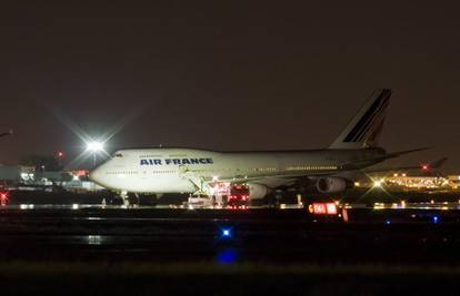 Posada Air Francea od putnika "žicala" gotovinu za gorivo