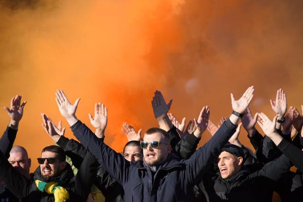 Pula: Navijači Istre Demoni dolaze na stadion uoči utakmice Istra - Hajduk 