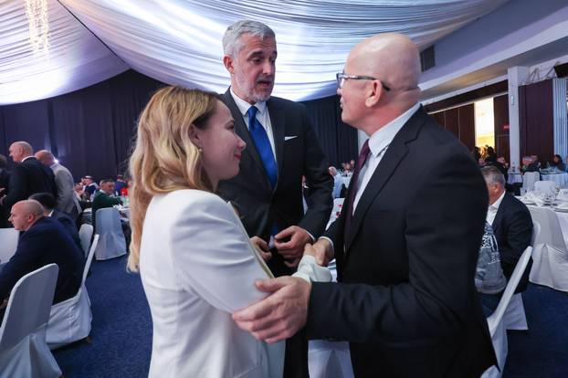 Proveli smo dan s Marijom Selak Raspudić: "Našla sam posao čistačice koji je bio odličan"