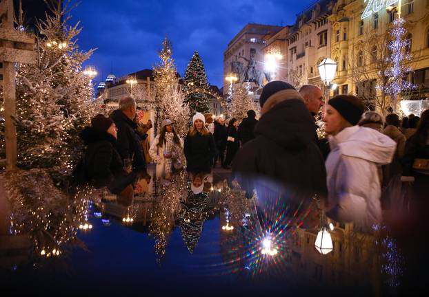 Zagreb: Zagrebački Advent na Trgu bana Jelačića