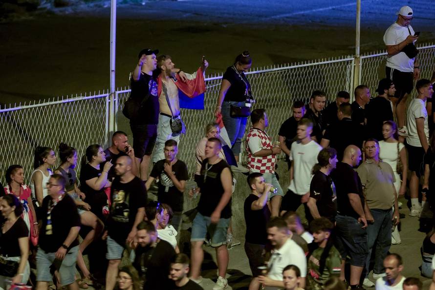 Zagreb: Neki su prije završetka koncerta krenuli napuštati Hipodrom