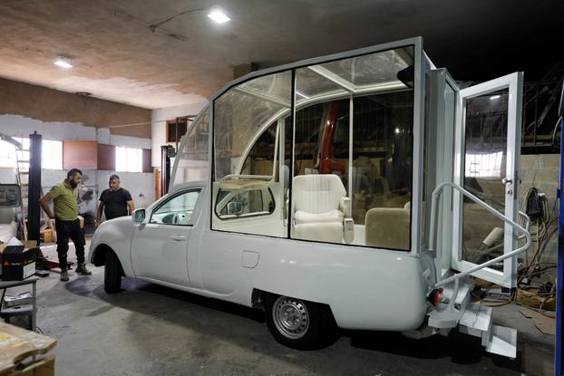 Pope Francis's popemobile set to become health clinic for Gaza children