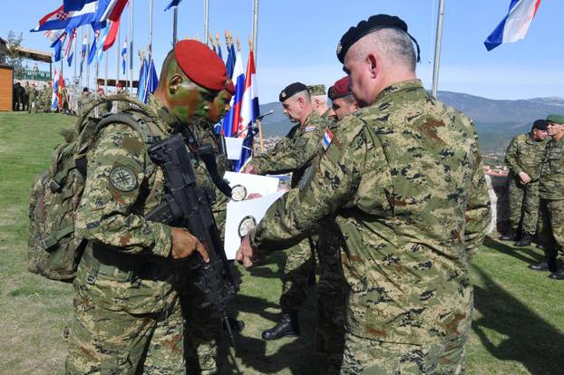 Knin: Završna sve?anost  Središta za razvoj vo?a "Marko Babi?" 