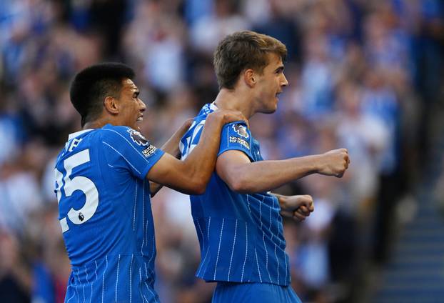 Premier League - Brighton & Hove Albion v Leeds United