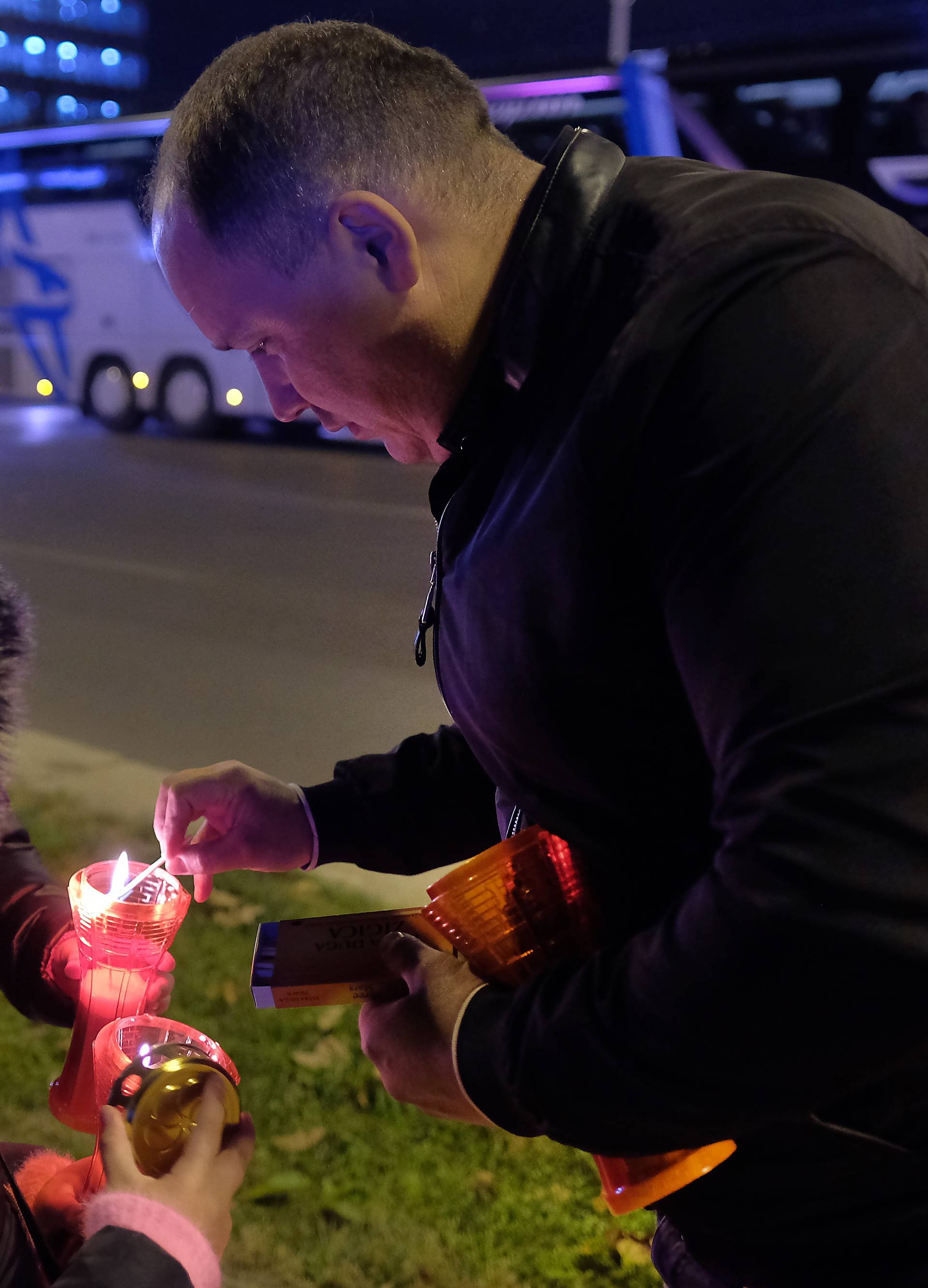 Zagreb: DuÅ¾ Vukovarske upaljene svijeÄe povodom obljetnice pada grada heroja
