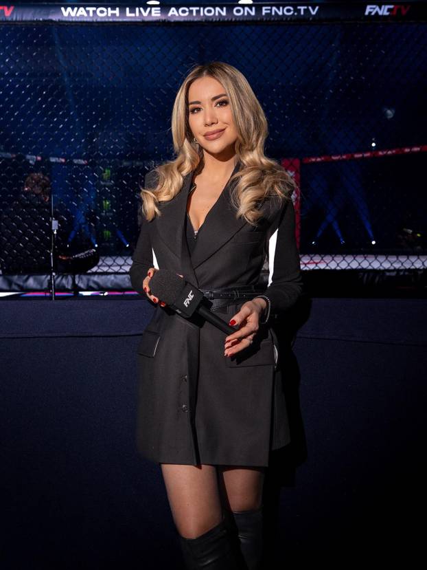 FOTO Krv, znoj, suze i ljepotice. Pogledajte najbolje trenutke s borilačkog spektakla u Sl. Brodu