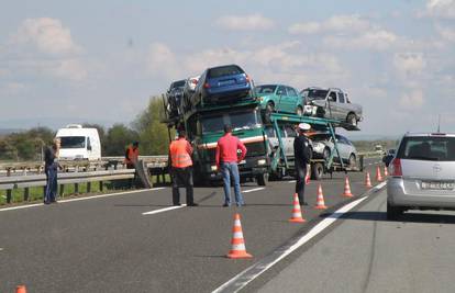 Kamionu otpali kotači pa je prepriječio autocestu A3