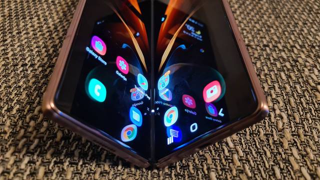 Isprobali smo Samsung Galaxy Z Fold 2: Preklopna uživancija