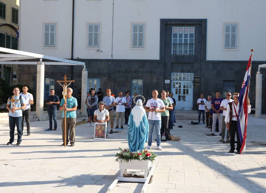Šibenik: Molitelji na gradskim trgovima prve subote u mjesecu