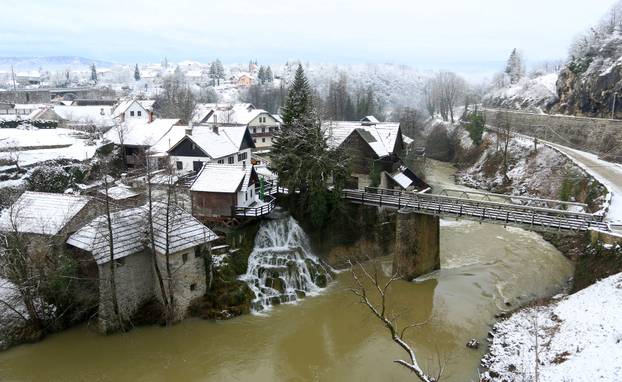 Novi snježni prekrivač prekrio  je Rastoke