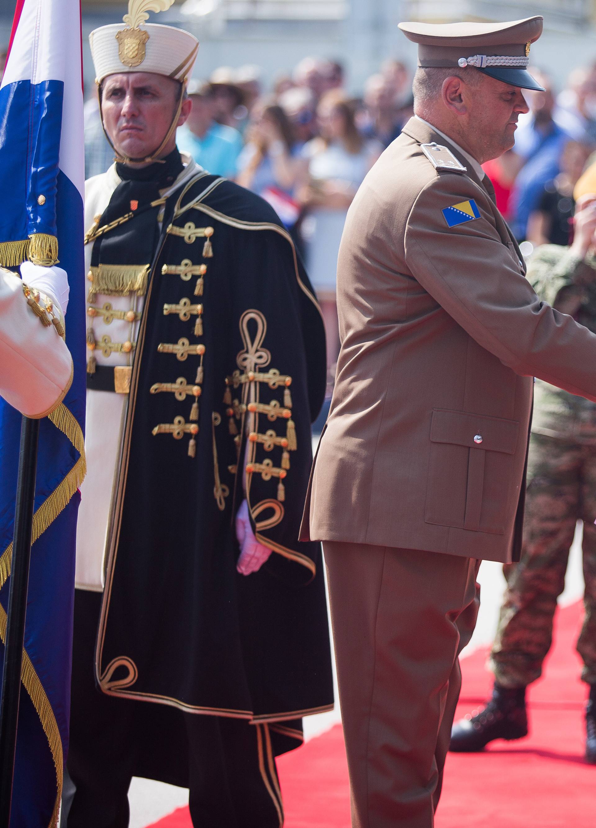 Vukovar: SveÄana promocija polaznika vojnih Å¡kola Hrvatskog vojnog uÄiliÅ¡ta Dr. Franjo TuÄman