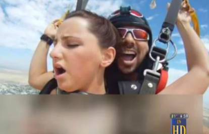 Snimili pornić u zraku: Seksali se tijekom skoka padobranom